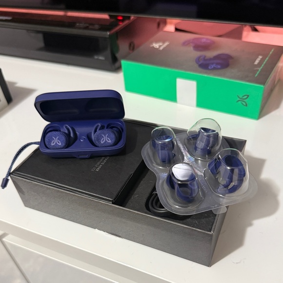 Vista 2 Wireless Headphones - Blue Open-Box/NEW - Picture 3 of 3